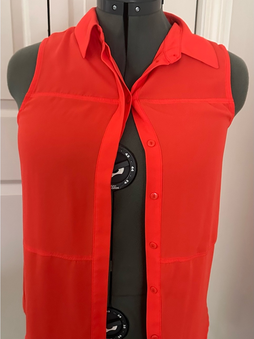 Sleeveless Button-Front Collar Top - Red